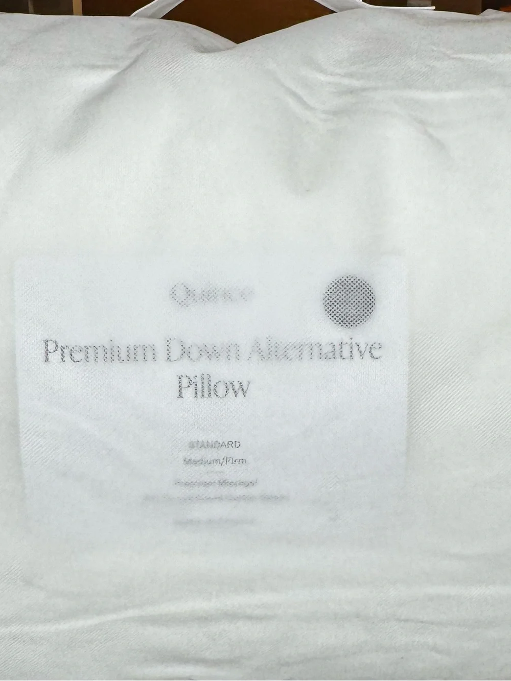 Quince Premium Down Alternative Pillow | Standard | Medium/Firm | NWOT
